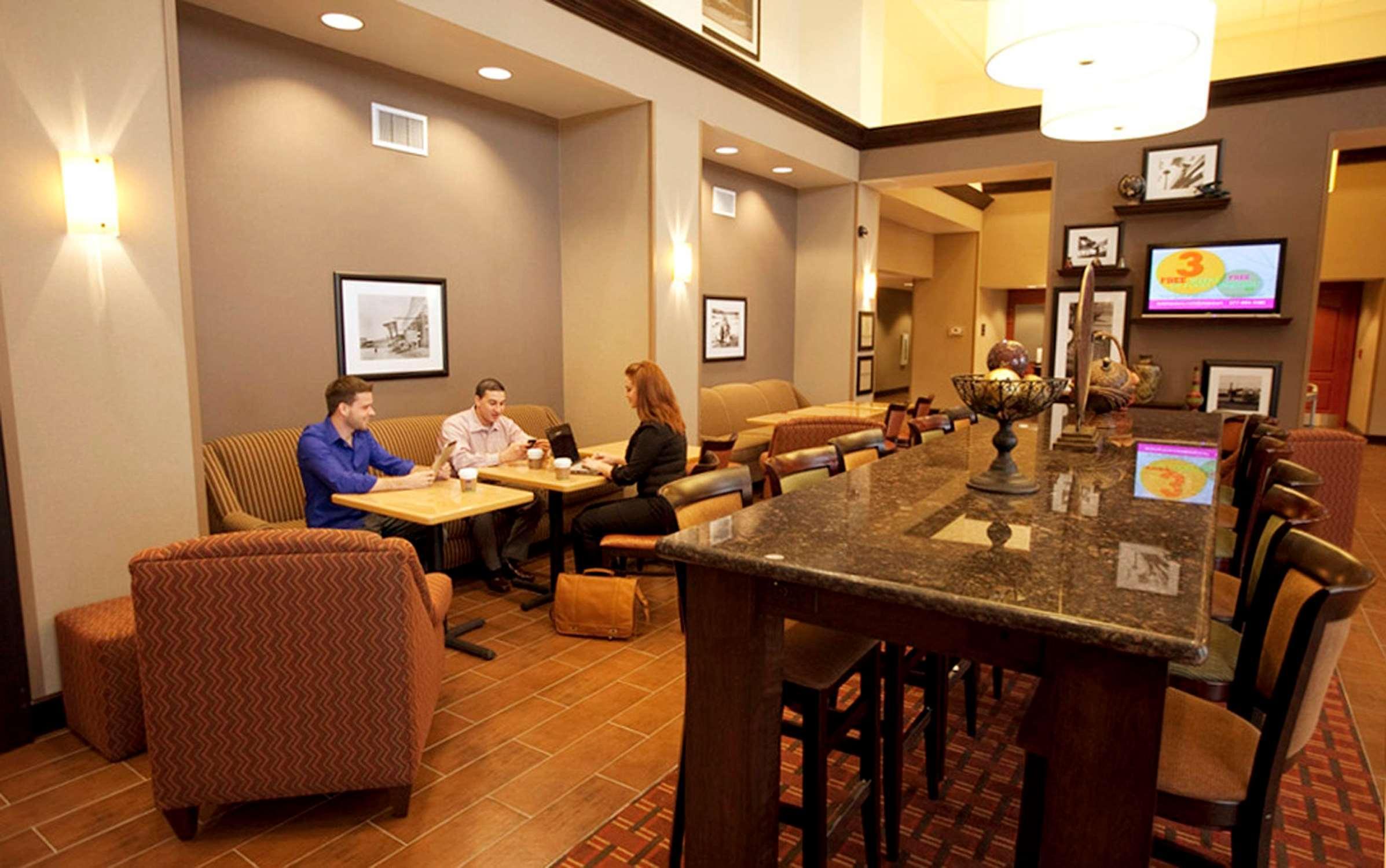 Hampton Inn & Suites By Hilton Seattle/Кент Ресторан фото