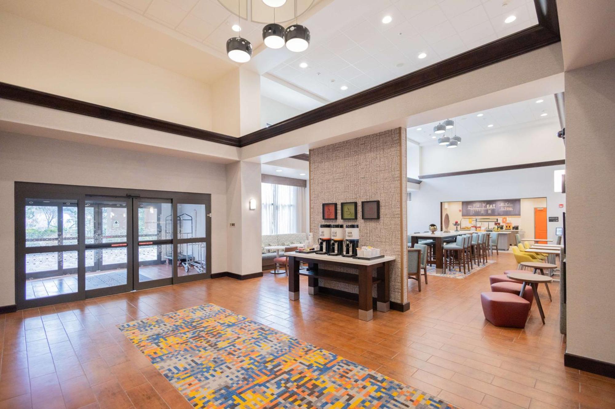 Hampton Inn & Suites By Hilton Seattle/Кент Экстерьер фото