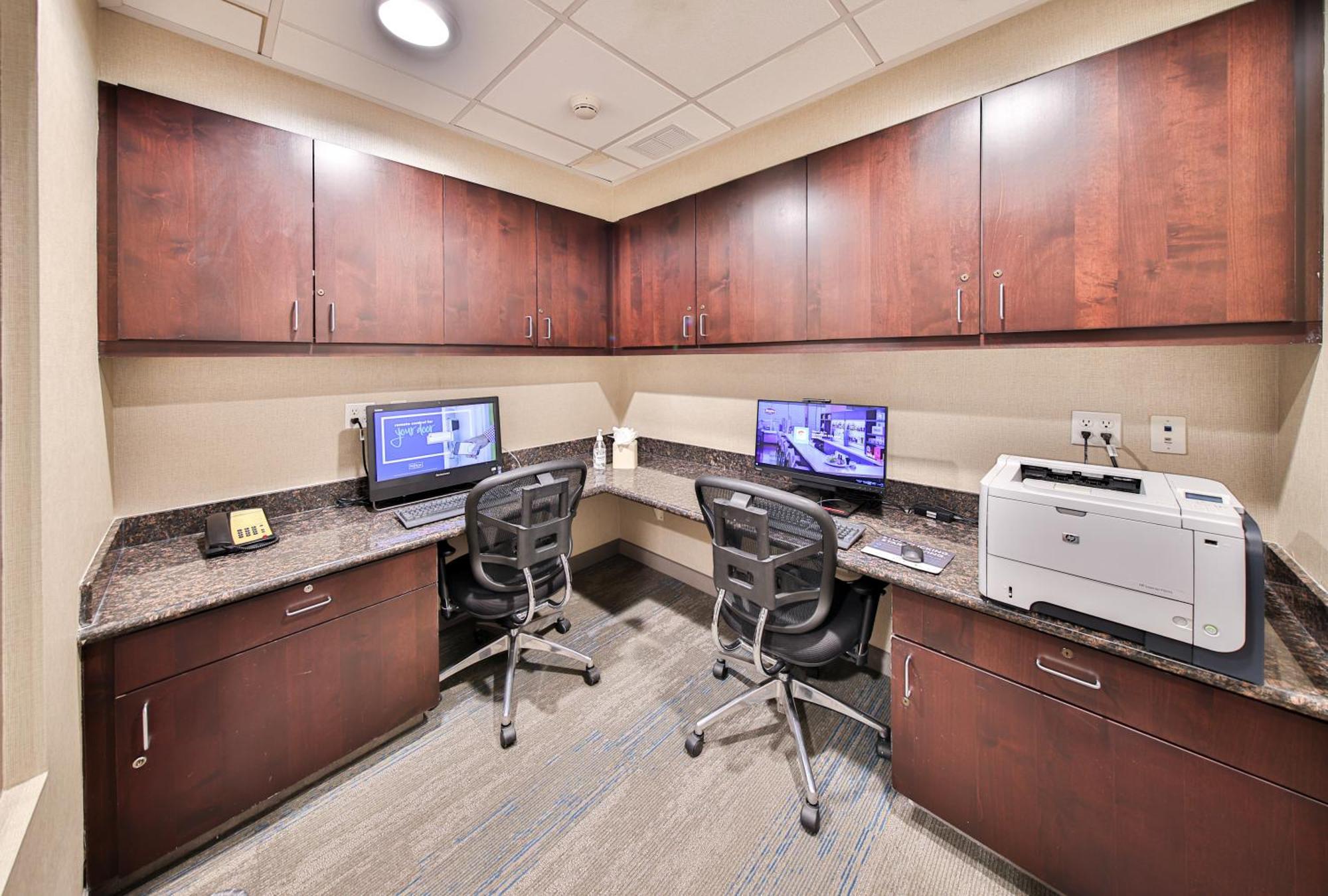 Hampton Inn & Suites By Hilton Seattle/Кент Экстерьер фото